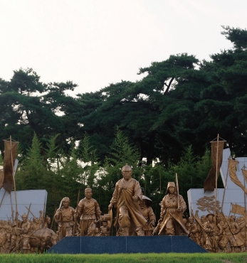 ‘불멸 - 바람길’ 전봉준 장군과 동학농민군상 섬네일 파일